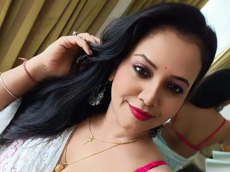 Housewife Call Girls in Kolkata